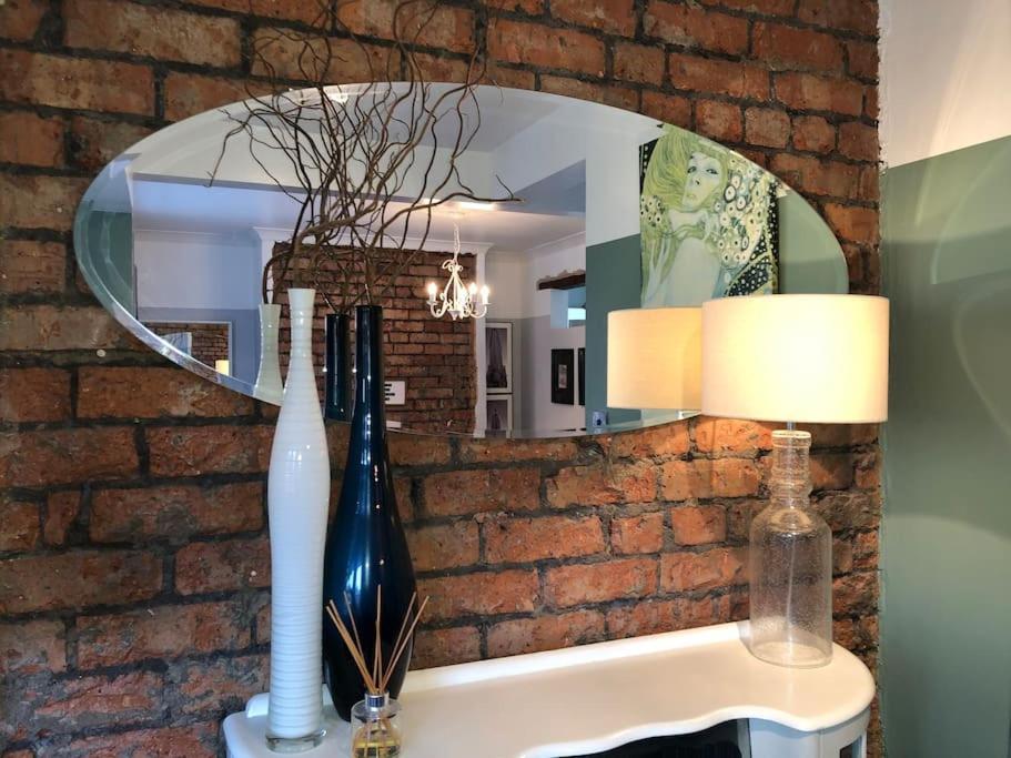 Cosy Two Bed Terraced House 7Min Drive From City Belfast Exterior photo
