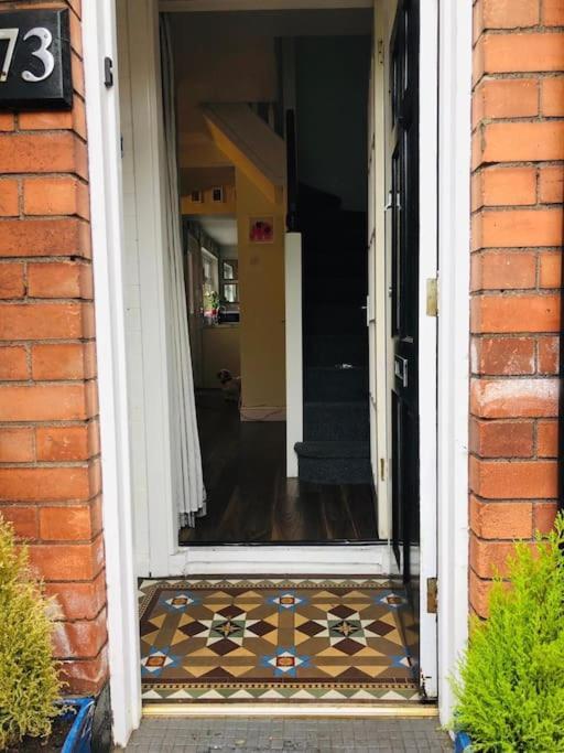 Cosy Two Bed Terraced House 7Min Drive From City Belfast Exterior photo